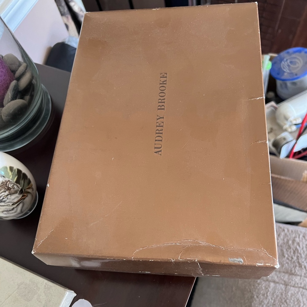 Women’s high heal sparkle shoes.  Brand new